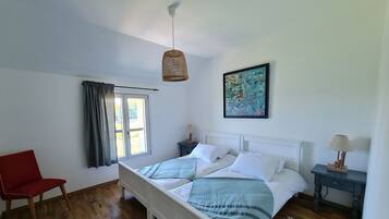 10 bedrooms, bed sheets