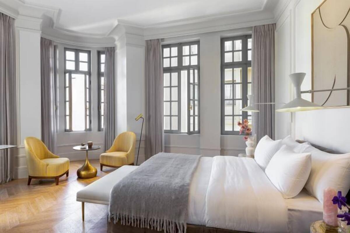 Ropa de cama de alta calidad y minibar