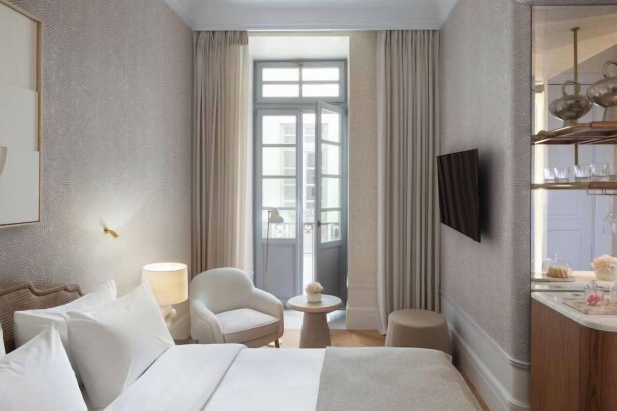 Ropa de cama de alta calidad y minibar