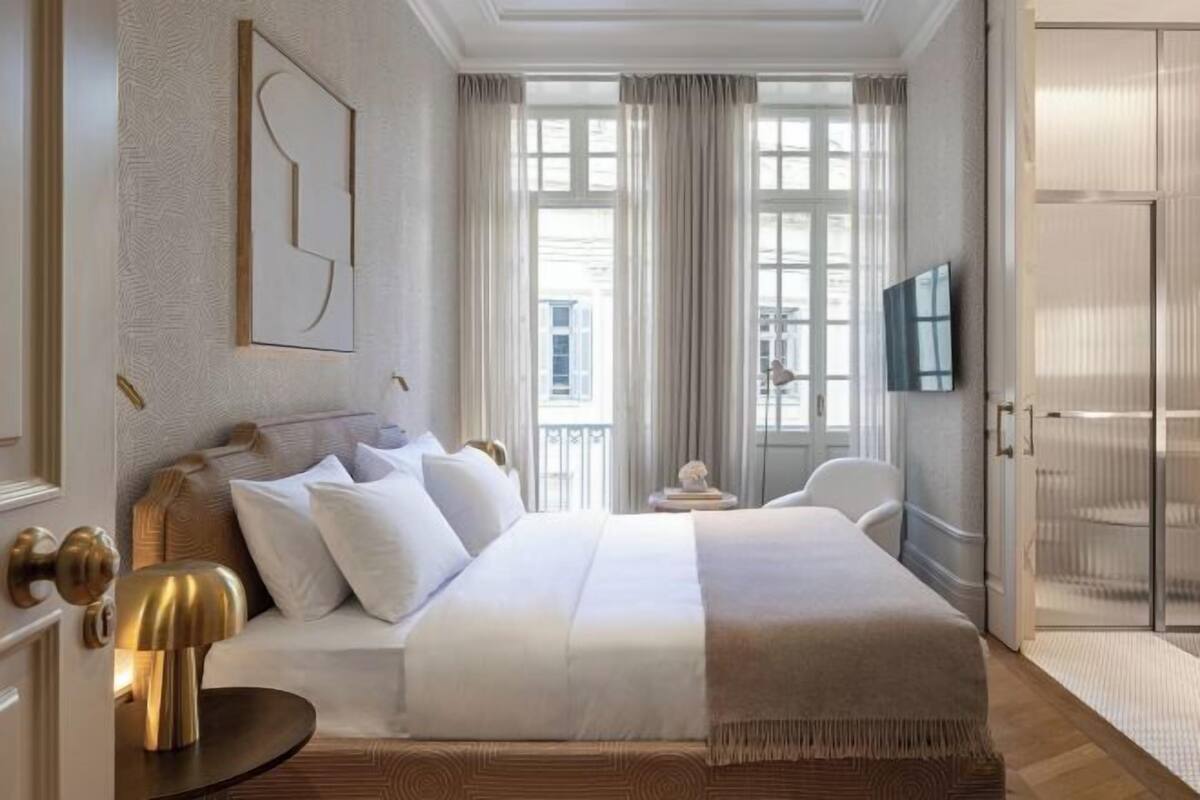 Ropa de cama de alta calidad y minibar