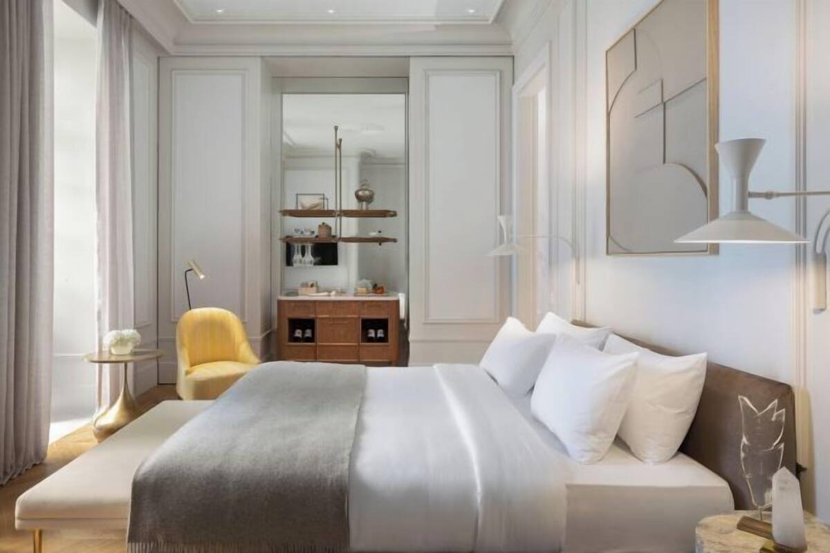 Ropa de cama de alta calidad y minibar