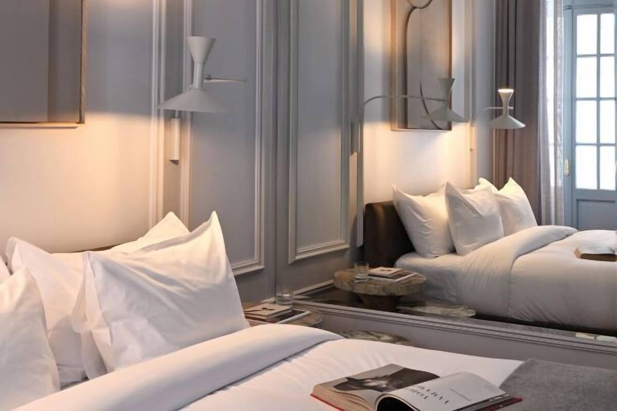 Ropa de cama de alta calidad y minibar