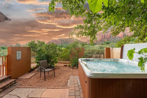 Outdoor spa tub