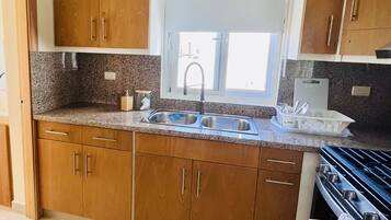 Fridge, microwave, oven, stovetop