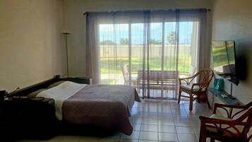 Tabla de planchar con plancha, cuna de viaje y wifi gratis