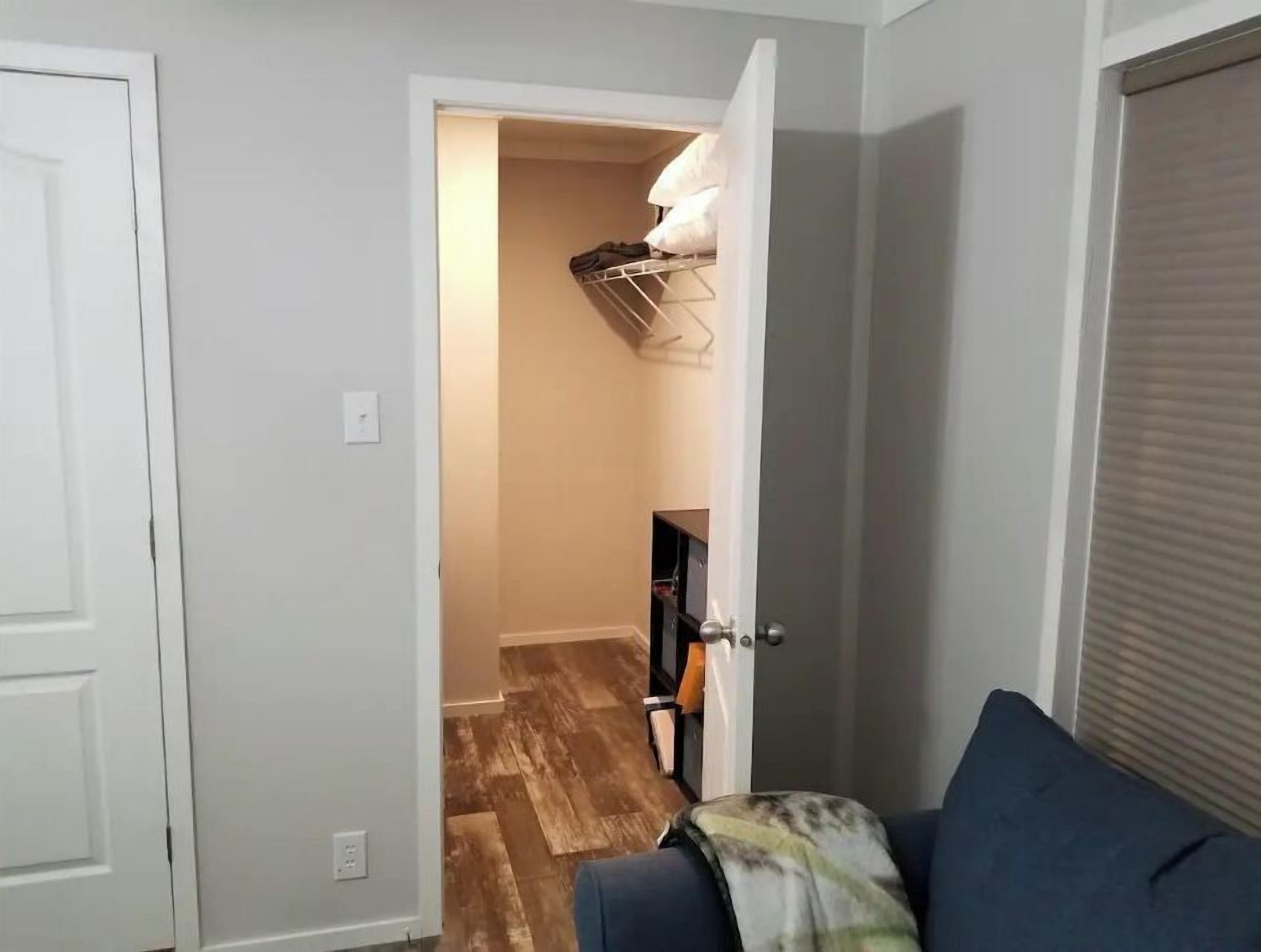 Smart TV, reproductor de DVD y libros 