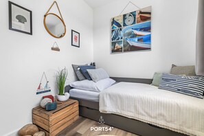 3 bedrooms, travel cot, free WiFi, bed sheets - Ferienhaus Stay Salty Büsum (Büsum)