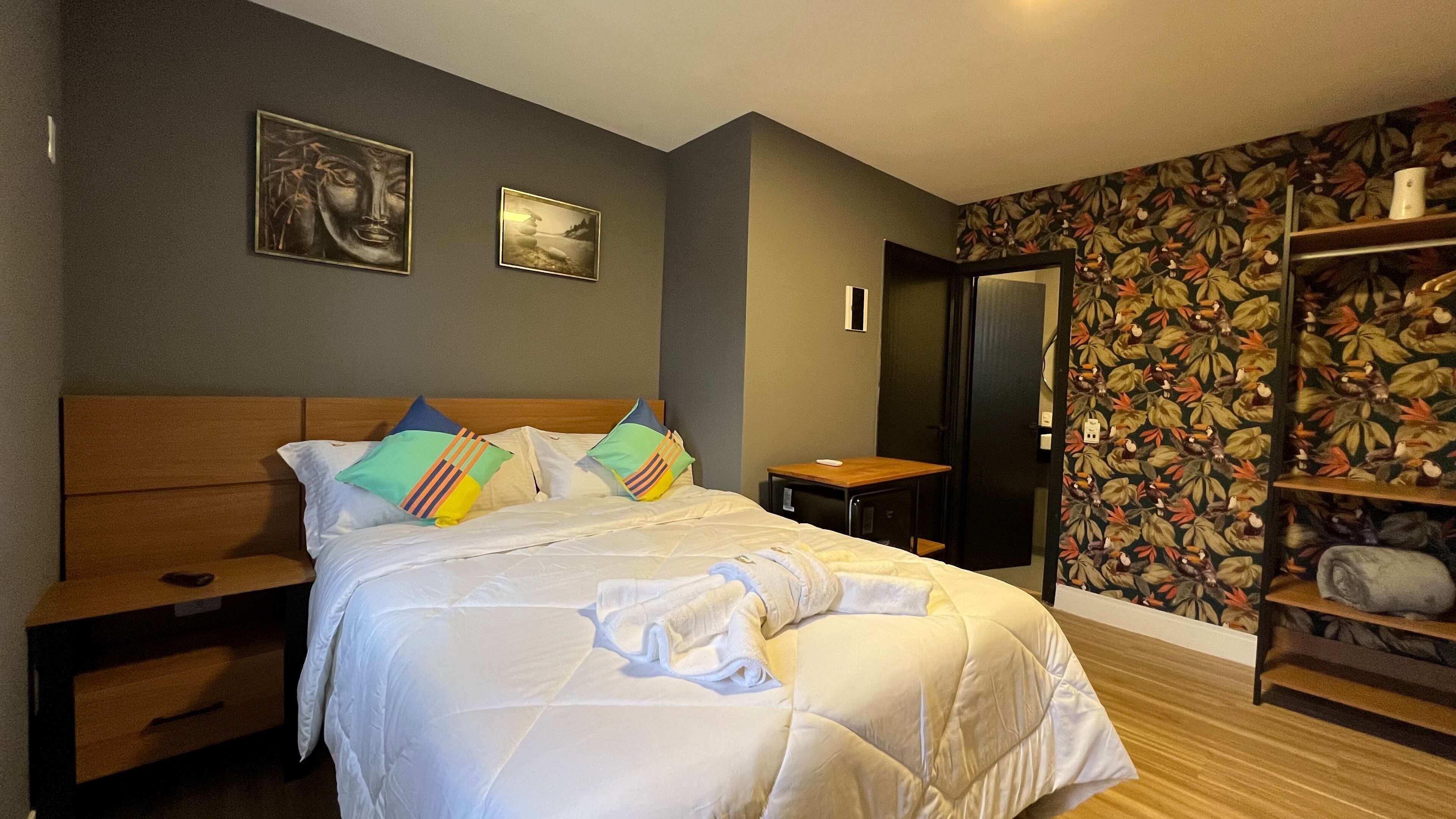 Egyptian cotton sheets, premium bedding, pillow-top beds, minibar
