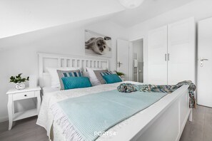 2 عدّة غرف نوم وسرير سفر وواي فاي مجانًا