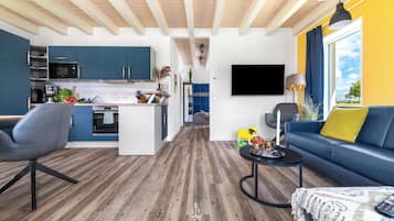 Fernseher, Kamin, Videothek