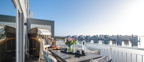 تناول الطعام بالخارج