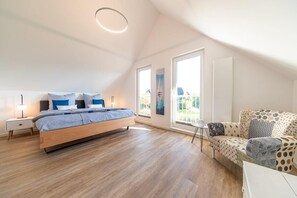 2 bedrooms, iron/ironing board, travel cot, free WiFi