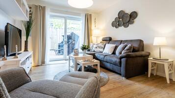 TV, lettore DVD, videoteca, impianto stereo