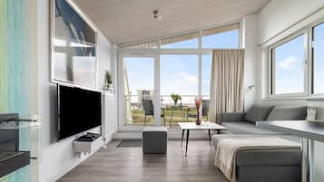 Fernseher, Kamin, DVD-Player, Stereoanlage