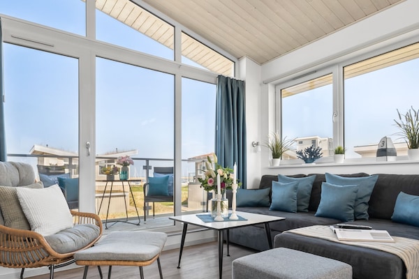 Televisio, takka, DVD-soitin, stereot