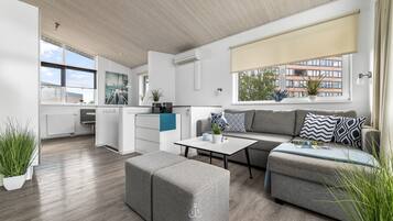 Fernseher, Kamin, DVD-Player, Stereoanlage