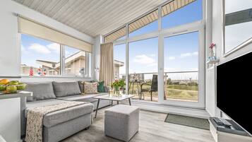 Fernseher, Kamin, DVD-Player, Stereoanlage