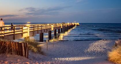 Seahorse - good furnishings, sea view, terrace, sauna, bikeport, utilities included.