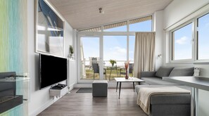 Tv, pejs, dvd-afspiller, stereoanlæg