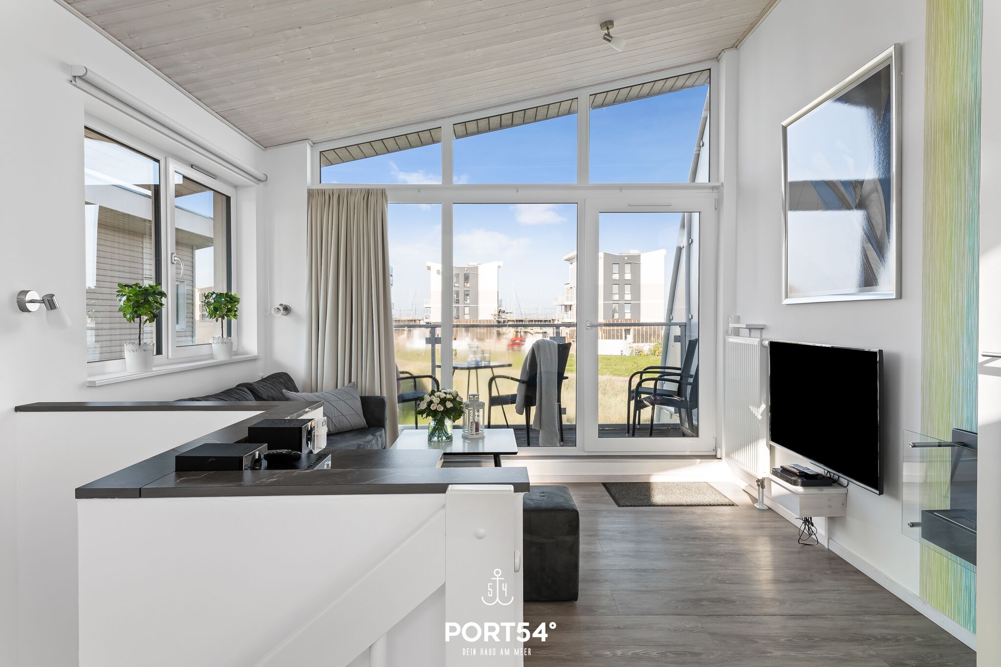 Fernseher, Kamin, DVD-Player, Stereoanlage