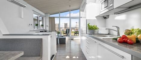 Fridge, microwave, oven, stovetop