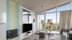 TV, fireplace, DVD player, stereo