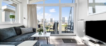 Port - good equipment, good sea view, large balcony. Garden, Whirlpool, Bikeport