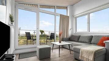 Fernseher, Kamin, DVD-Player, Stereoanlage
