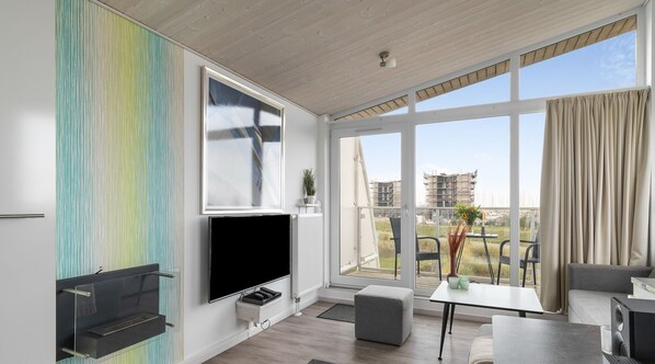 TV, lareira, DVD player, aparelho de som