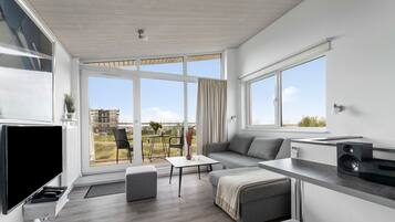 Fernseher, Kamin, DVD-Player, Stereoanlage