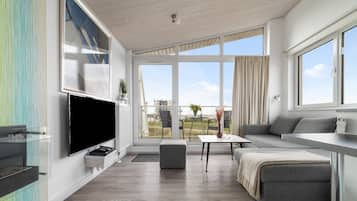 Fernseher, Kamin, DVD-Player, Stereoanlage