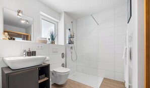 Douche, sèche-cheveux