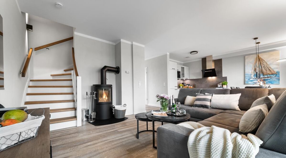 Fernseher, Kamin, Tischtennisplatte, Videothek