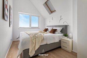 2 bedrooms, iron/ironing board, travel cot, free WiFi