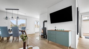 Dining - Pier 4t - Sauna, Fireplace, Shower, Terrace, Garden Furniture, Parking Space (Olpenitz)