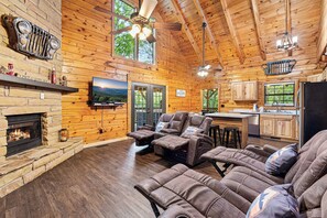 Smart-TV, peis, TV-spill og DVD-spiller