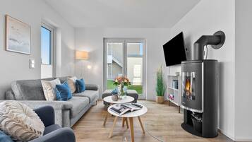 Fernseher, Kamin, Videothek