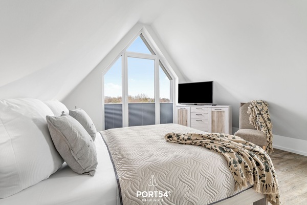 2 bedrooms, travel cot, free WiFi, bed sheets