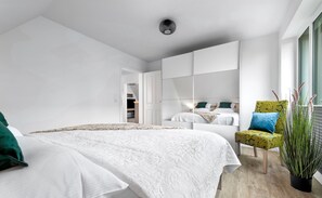 2 bedrooms, travel crib, free WiFi, bed sheets