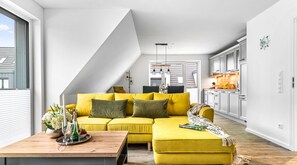 TV - Coast 8 - 2 bedrooms, shower room, balcony, stylishly furnished (Westerdeichstrich)