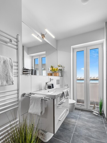 Hafenglück - Sauna, Balkon, 1. Reihe am Wasser, Hafenblick, 1. Stock, Fahrstuhl