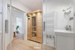 Shower, hair dryer - Diek No. 2 in the North Sea resort - close to the beach and the North Sea, fireplace, terrace, pets (Büsum)