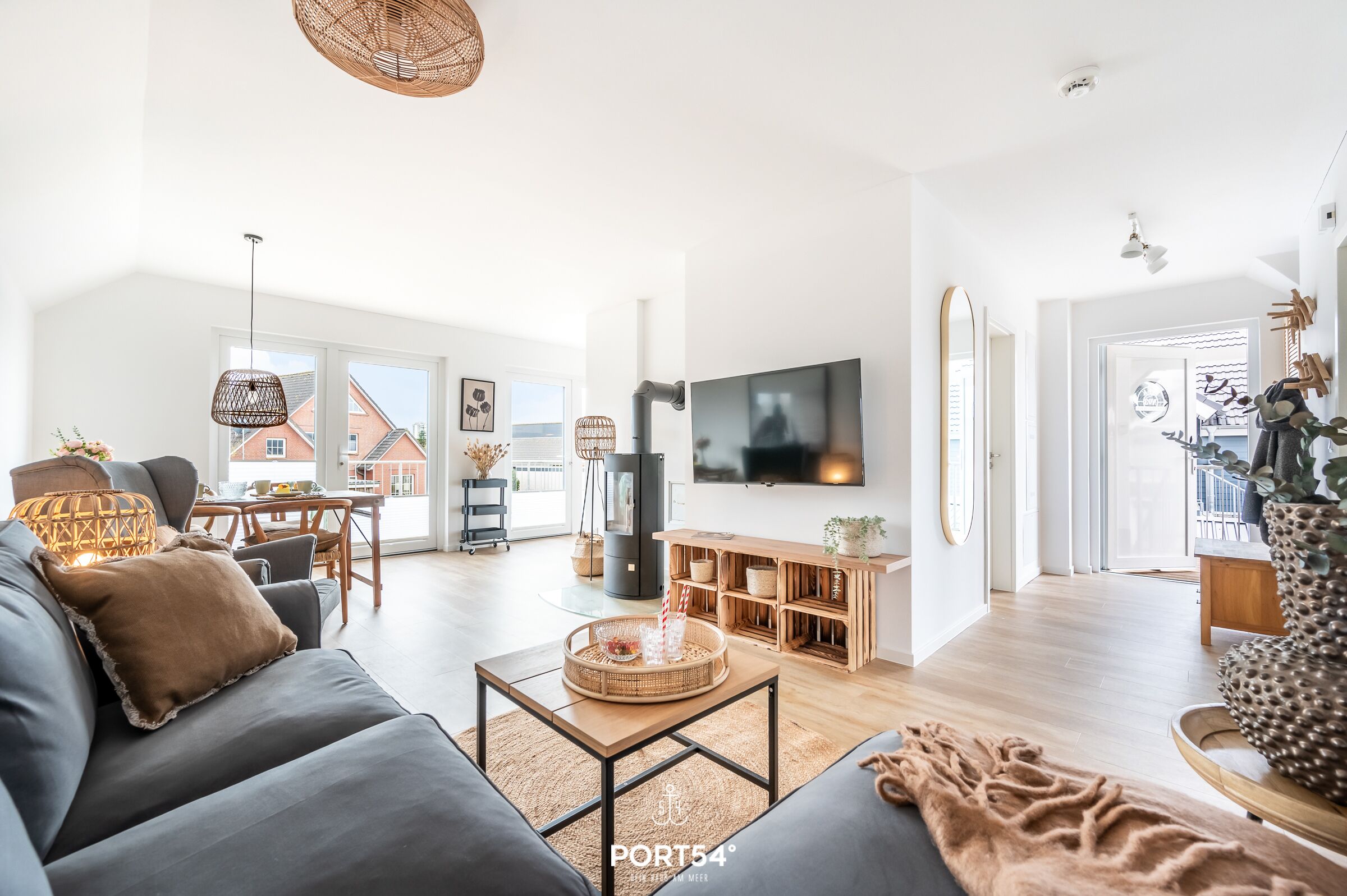 Televisión y chimenea 