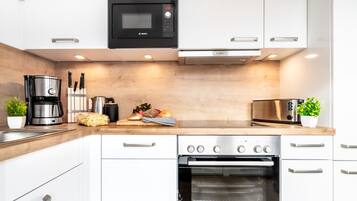 Fridge, microwave, oven, stovetop