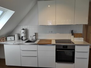 Geladeira, fogão, cooktop, lava-louças