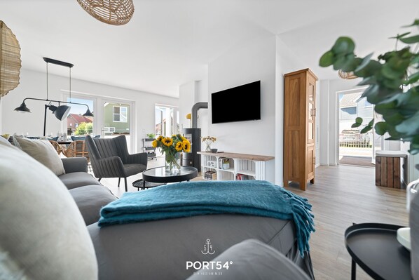 TV, fireplace, video library - Ferienwohnung Diek No. 1 Büsum (Büsum)