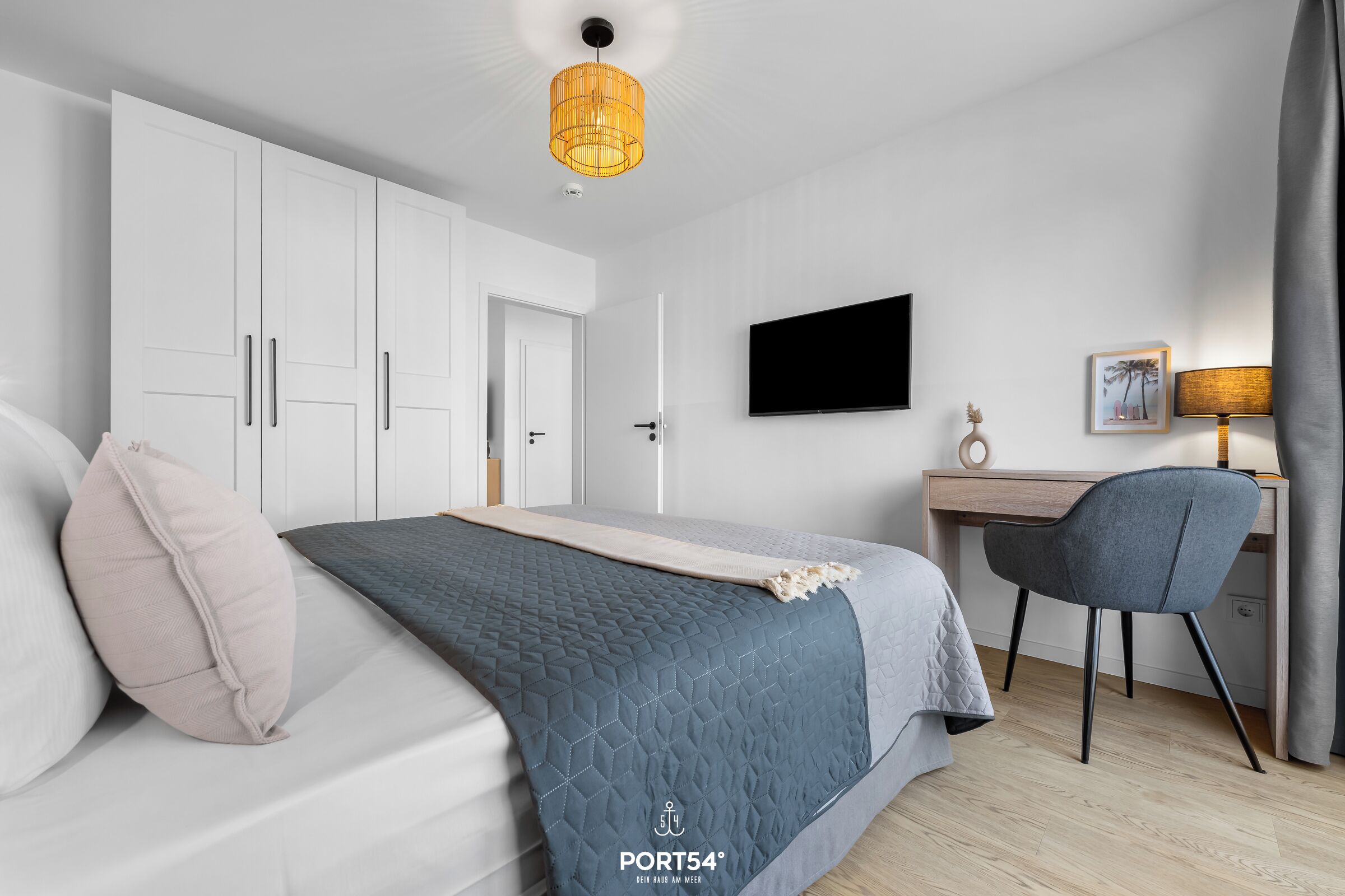2 bedrooms, travel crib, free WiFi, bed sheets