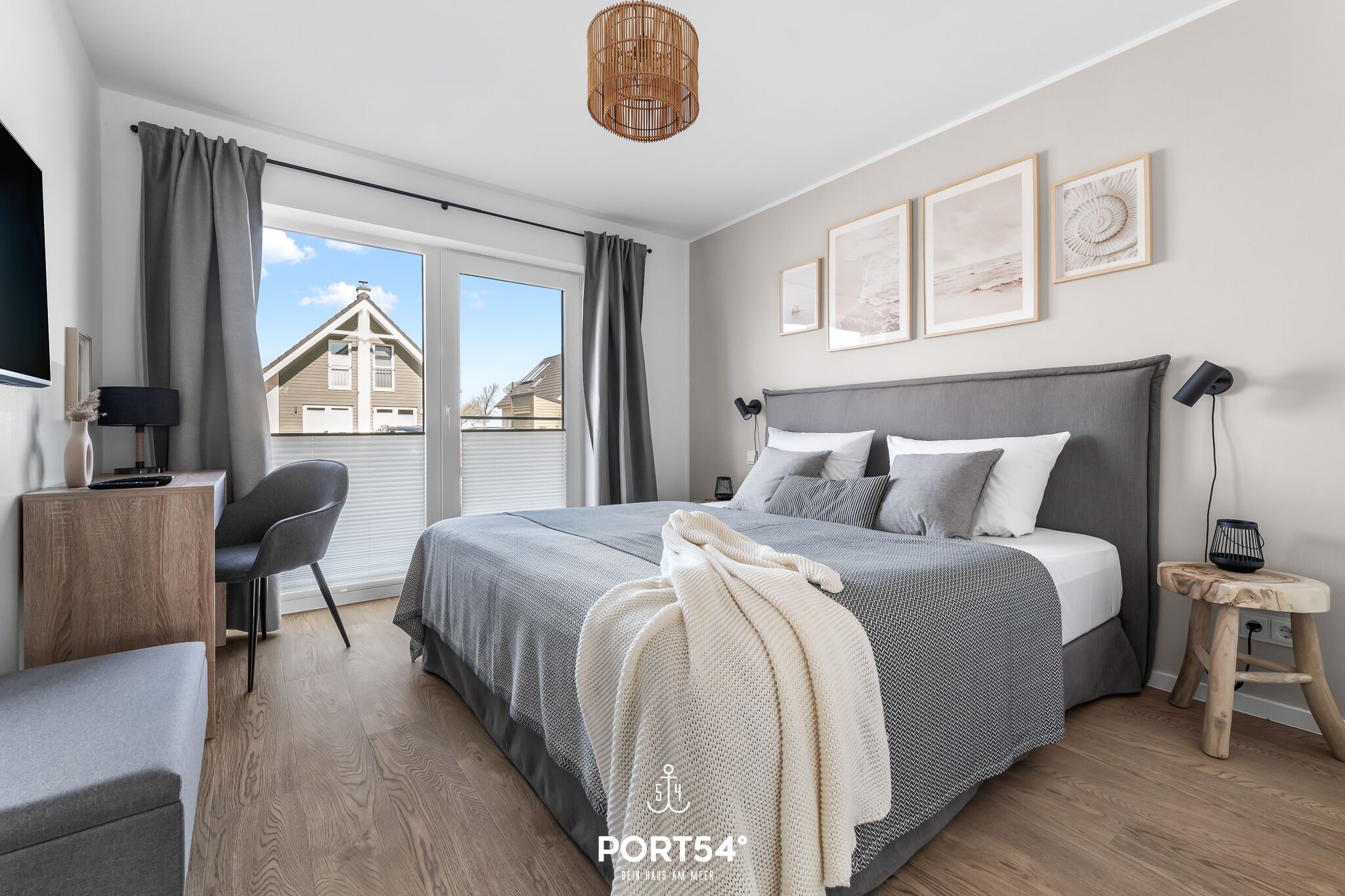 2 bedrooms, travel crib, free WiFi