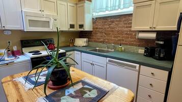Micro-ondes, four, plaque de cuisson, lave-vaisselle
