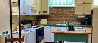 Sweet Downtown Studio